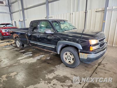 Czwarte zdjęcie samochodu z boku: 2006 CHEVROLET SILVERADO K1500 VIN:1GCEK19Z56E138667 - miniatura