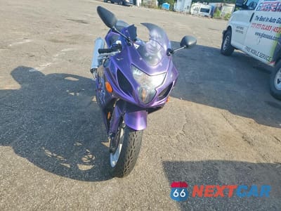 Drugie zdjęcie samochodu z przodu: 2004 SUZUKI GSX-R600 K VIN:JS1GN7CA142103798 - miniatura