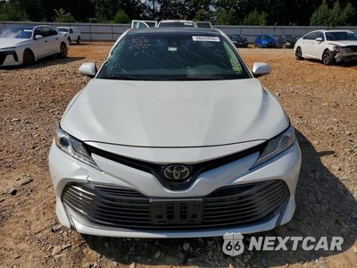 Piąte zdjęcie samochodu w środku: 2018 TOYOTA CAMRY XLE VIN:4T1B11HK2JU025635 - miniatura
