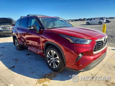 Czwarte zdjęcie samochodu z boku: 2022 TOYOTA HIGHLANDER XLE VIN:5TDGZRBH1NS589916 - miniatura