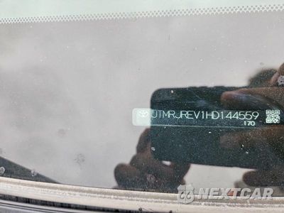 Zdjęcie 14 z 14 samochodu: 2017 TOYOTA RAV4 HYBRID XLE VIN:JTMRJREV1HD144559 - miniatura