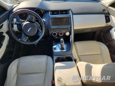 Zdjęcie 8 z 13 samochodu: 2019 JAGUAR E-PACE SE VIN:SADFP2FX1K1Z35616 - miniatura