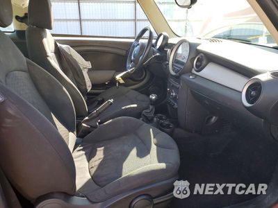 Zdjęcie 7 z 13 samochodu: 2011 MINI COOPER VIN:WMWSU3C51BT181808 - miniatura