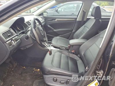 Zdjęcie 7 z 12 samochodu: 2017 VOLKSWAGEN PASSAT SE VIN:1VWBT7A30HC037106 - miniatura