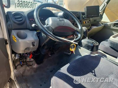 Zdjęcie 8 z 12 samochodu: 2018 HINO 195 BOX TRUCK VIN:JHHSDM2H2JK006327 - miniatura