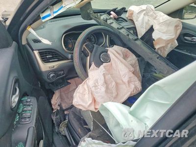 Zdjęcie 15 z 26 samochodu: 2015 JEEP CHEROKEE SPORT VIN:1C4PJLAB9FW669628 - miniatura