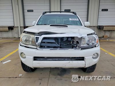 Piąte zdjęcie samochodu w środku: 2011 TOYOTA TACOMA DOUBLE CAB PRERUNNER VIN:3TMJU4GN0BM116543 - miniatura