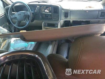 Zdjęcie 8 z 14 samochodu: 2004 GMC YUKON XL C1500 VIN:3GKEC16Z64G191454 - miniatura