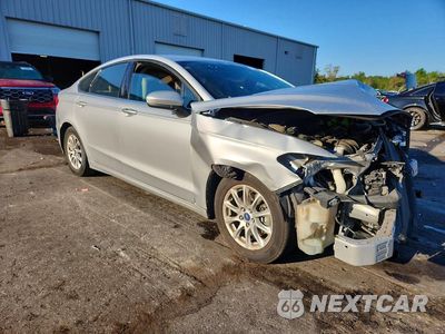 Czwarte zdjęcie samochodu z boku: 2017 FORD FUSION S VIN:3FA6P0G79HR328026 - miniatura