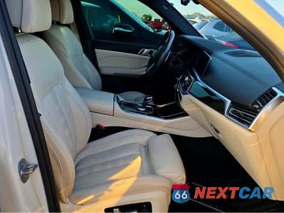 Piąte zdjęcie samochodu w środku: 2019 BMW X5 XDRIVE40I VIN:5UXCR6C55KLL37146 - miniatura