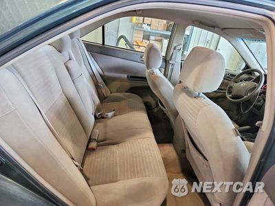 Zdjęcie 10 z 12 samochodu: 2005 TOYOTA CAMRY LE VIN:4T1BE30K05U009970 - miniatura