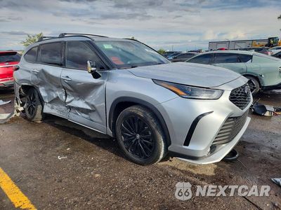 Czwarte zdjęcie samochodu z boku: 2023 TOYOTA HIGHLANDER XSE VIN:5TDKDRBH4PS511268 - miniatura