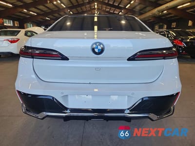 Zdjęcie 6 z 12 samochodu: 2023 BMW I7 XDRIVE60 VIN:WBY53EJ08PCL69978 - miniatura