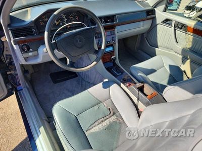 Zdjęcie 8 z 12 samochodu: 1995 MERCEDES-BENZ E 320 VIN:WDBEA66E5SC199409 - miniatura