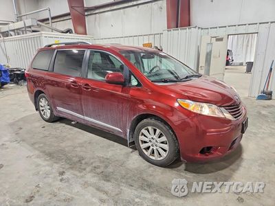 Czwarte zdjęcie samochodu z boku: 2015 TOYOTA SIENNA LE VIN:5TDJK3DC5FS119561 - miniatura