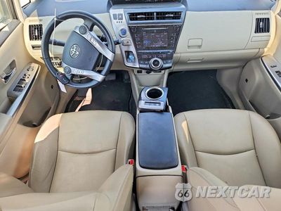 Zdjęcie 8 z 12 samochodu: 2017 TOYOTA PRIUS V FIVE VIN:JTDZN3EU1HJ059974 - miniatura