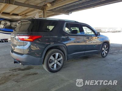 Trzecie zdjęcie samochodu z tyłu: 2018 CHEVROLET TRAVERSE LT VIN:1GNEVHKW1JJ219611 - miniatura