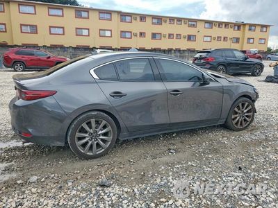 Trzecie zdjęcie samochodu z tyłu: 2021 MAZDA 3 PREMIUM VIN:3MZBPBDM4MM207620 - miniatura
