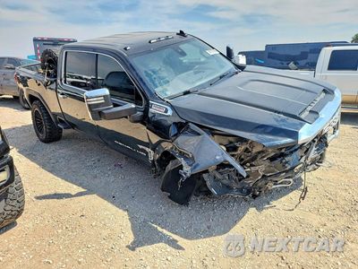 Czwarte zdjęcie samochodu z boku: 2021 GMC SIERRA K3500 DENALI VIN:1GT49WEY8MF235130 - miniatura