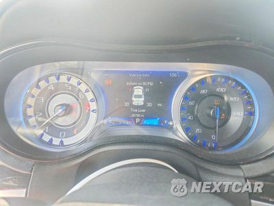 Zdjęcie 9 z 13 samochodu: 2019 CHRYSLER 300 S VIN:2C3CCAGG1KH539775 - miniatura