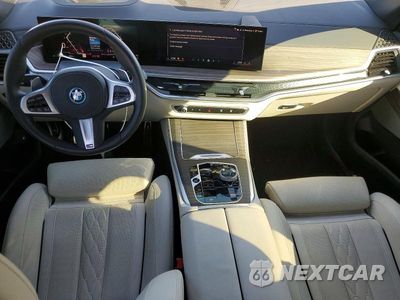Zdjęcie 8 z 12 samochodu: 2025 BMW X5 XDRIVE50E VIN:5UX43EU04S9Y75210 - miniatura