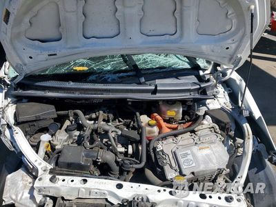 Zdjęcie 11 z 12 samochodu: 2015 TOYOTA PRIUS C ONE VIN:JTDKDTB32F1579873 - miniatura