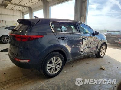 Trzecie zdjęcie samochodu z tyłu: 2018 KIA SPORTAGE LX VIN:KNDPMCAC1J7403149 - miniatura