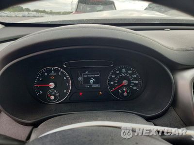 Zdjęcie 9 z 12 samochodu: 2016 KIA SORENTO LX VIN:5XYPGDA30GG132996 - miniatura