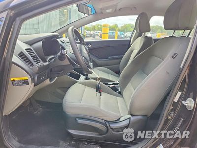 Zdjęcie 7 z 13 samochodu: 2016 KIA FORTE LX VIN:KNAFK4A6XG5612974 - miniatura