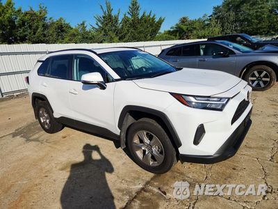 Czwarte zdjęcie samochodu z boku: 2025 TOYOTA RAV4 XLE VIN:2T3P1RFV3SW599543 - miniatura