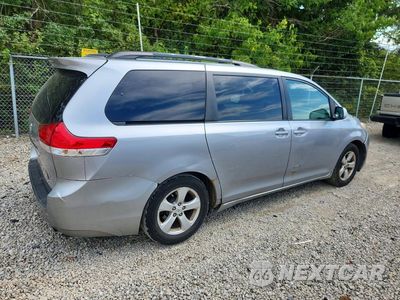 Trzecie zdjęcie samochodu z tyłu: 2011 TOYOTA SIENNA LE VIN:5TDKK3DCXBS040711 - miniatura