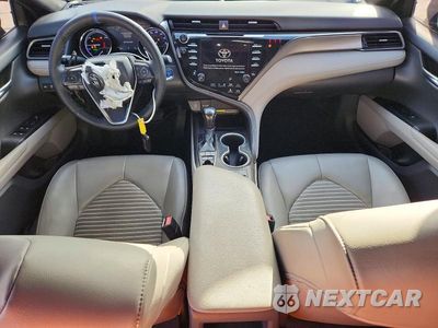 Zdjęcie 8 z 12 samochodu: 2019 TOYOTA CAMRY HYBRID SE VIN:4T1B21HK0KU517448 - miniatura