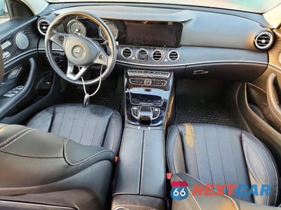 Zdjęcie 8 z 12 samochodu: 2017 MERCEDES-BENZ E 300 4MATIC VIN:WDDZF4KB6HA167972 - miniatura