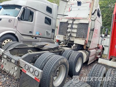 Trzecie zdjęcie samochodu z tyłu: 2007 VOLVO VNL SEMI TRUCK VIN:4V4NC9TG17N437825 - miniatura
