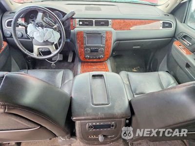 Zdjęcie 8 z 13 samochodu: 2013 CHEVROLET SUBURBAN K1500 LTZ VIN:1GNSKKE73DR152996 - miniatura