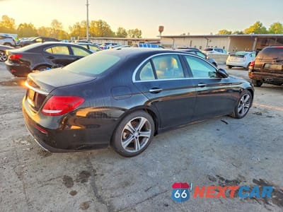 Trzecie zdjęcie samochodu z tyłu: 2017 MERCEDES-BENZ E 300 4MATIC VIN:WDDZF4KB6HA167972 - miniatura