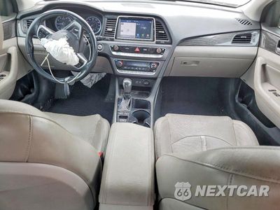 Zdjęcie 8 z 12 samochodu: 2019 HYUNDAI SONATA SEL VIN:5NPE34AF9KH790041 - miniatura