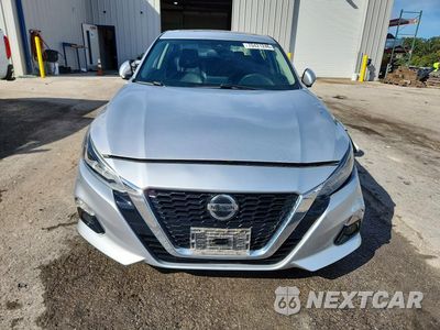 Piąte zdjęcie samochodu w środku: 2019 NISSAN ALTIMA SL VIN:1N4BL4EV2KC217715 - miniatura