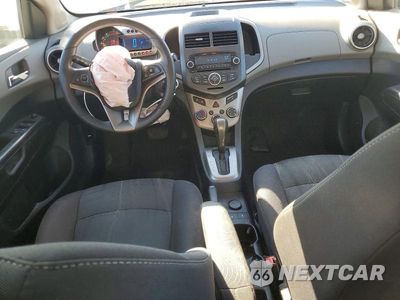 Zdjęcie 8 z 12 samochodu: 2013 CHEVROLET SONIC LT VIN:1G1JC5SG8D4159651 - miniatura