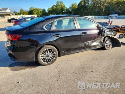 Trzecie zdjęcie samochodu z tyłu: 2024 KIA FORTE GT LINE VIN:3KPF54AD1RE772516 - miniatura