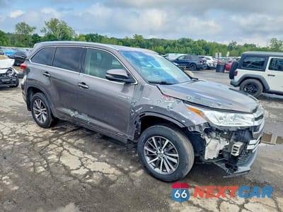 Czwarte zdjęcie samochodu z boku: 2017 TOYOTA HIGHLANDER HYBRID XLE VIN:5TDJGRFH5HS026619 - miniatura