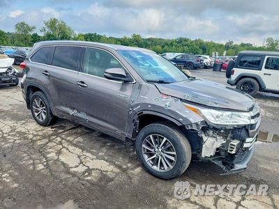 Czwarte zdjęcie samochodu z boku: 2017 TOYOTA HIGHLANDER HYBRID XLE VIN:5TDJGRFH5HS026619 - miniatura