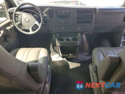 Zdjęcie 8 z 13 samochodu: 2022 CHEVROLET EXPRESS G2500 LS VIN:1GAWGEFP3N1179670 - miniatura