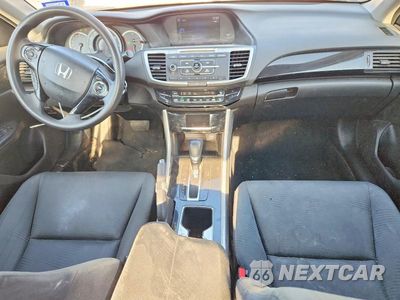 Zdjęcie 8 z 12 samochodu: 2017 HONDA ACCORD LX VIN:1HGCR2F34HA085240 - miniatura