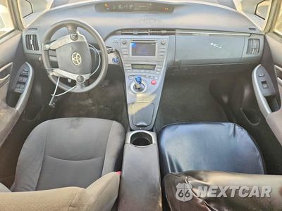 Zdjęcie 8 z 12 samochodu: 2012 TOYOTA PRIUS TWO VIN:JTDKN3DUXC5445362 - miniatura