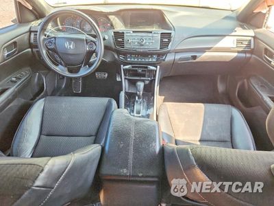 Zdjęcie 8 z 13 samochodu: 2017 HONDA ACCORD SPORT VIN:1HGCR2F50HA144950 - miniatura