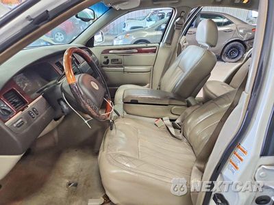 Zdjęcie 7 z 12 samochodu: 2003 LINCOLN TOWN CAR SIGNATURE VIN:1LNHM82W53Y620349 - miniatura