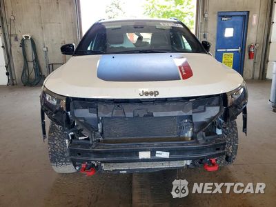 Piąte zdjęcie samochodu w środku: 2025 JEEP COMPASS TRAILHAWK VIN:3C4NJDDN8ST521280 - miniatura