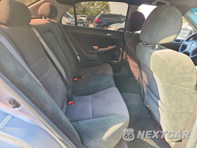 Zdjęcie 10 z 12 samochodu: 2005 HONDA ACCORD LX VIN:1HGCM56415A005218 - miniatura
