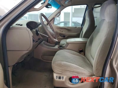 Zdjęcie 7 z 13 samochodu: 2001 FORD EXPEDITION XLT VIN:1FMPU16L91LB80942 - miniatura